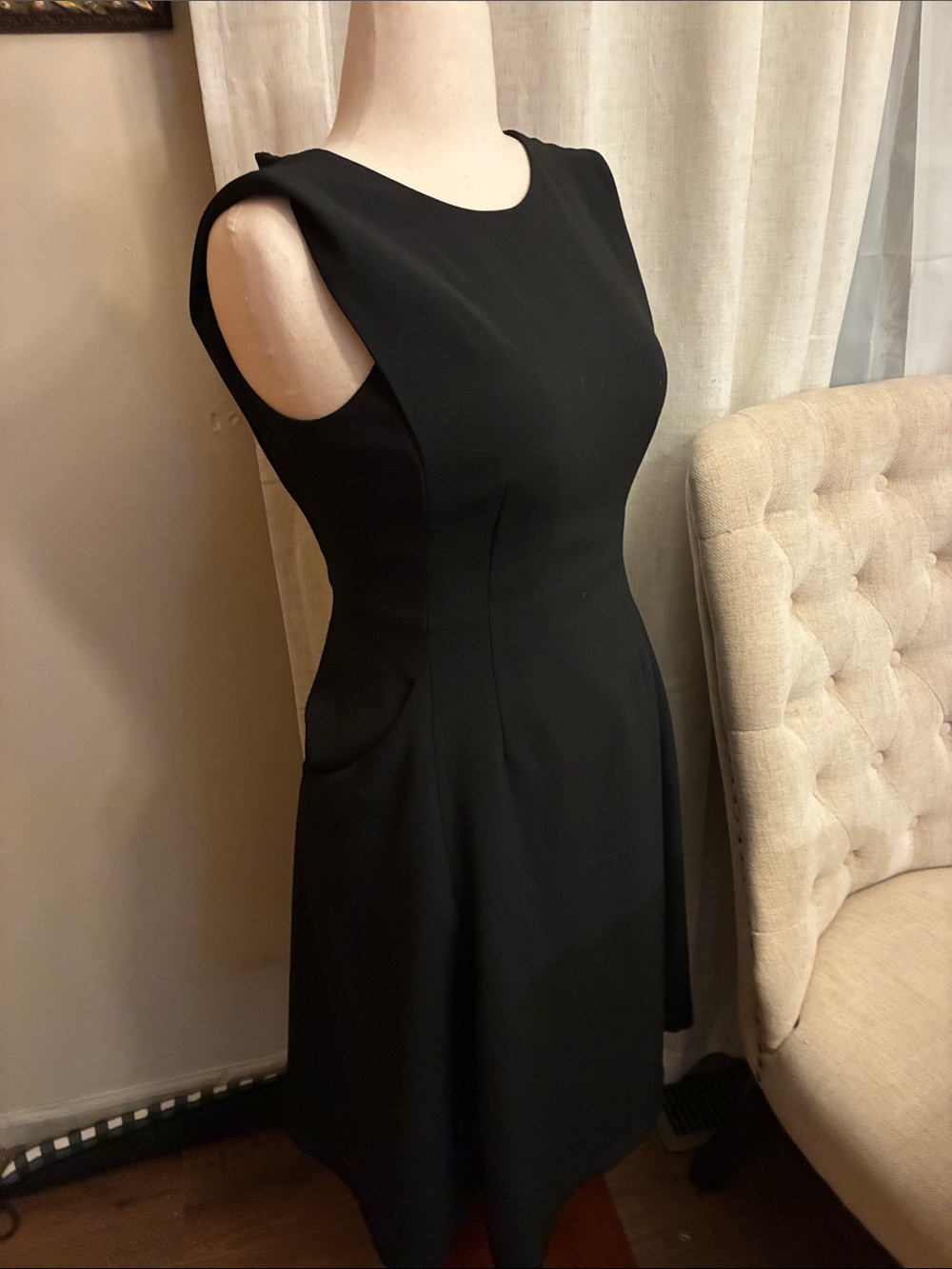 EUC White House Black Market Classic Black Sleeveless A-Line Dress Size 6 - Picture 2 of 11